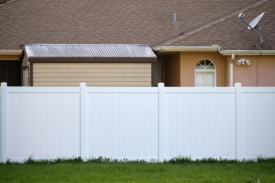 Why Vinyl Fences Are Ideal For Low Maintenance Solutions Arcadia FL